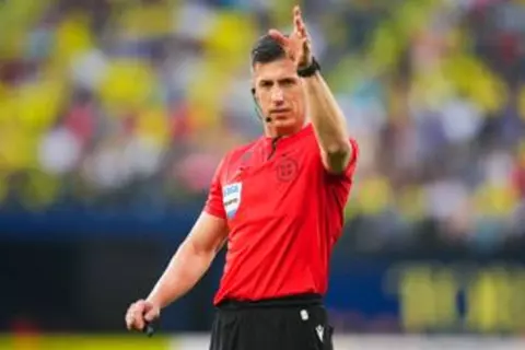 بقيادة سيزار سوتو.. طاقم حكام إسباني لمباراة الأهلي والزمالك في الدوري